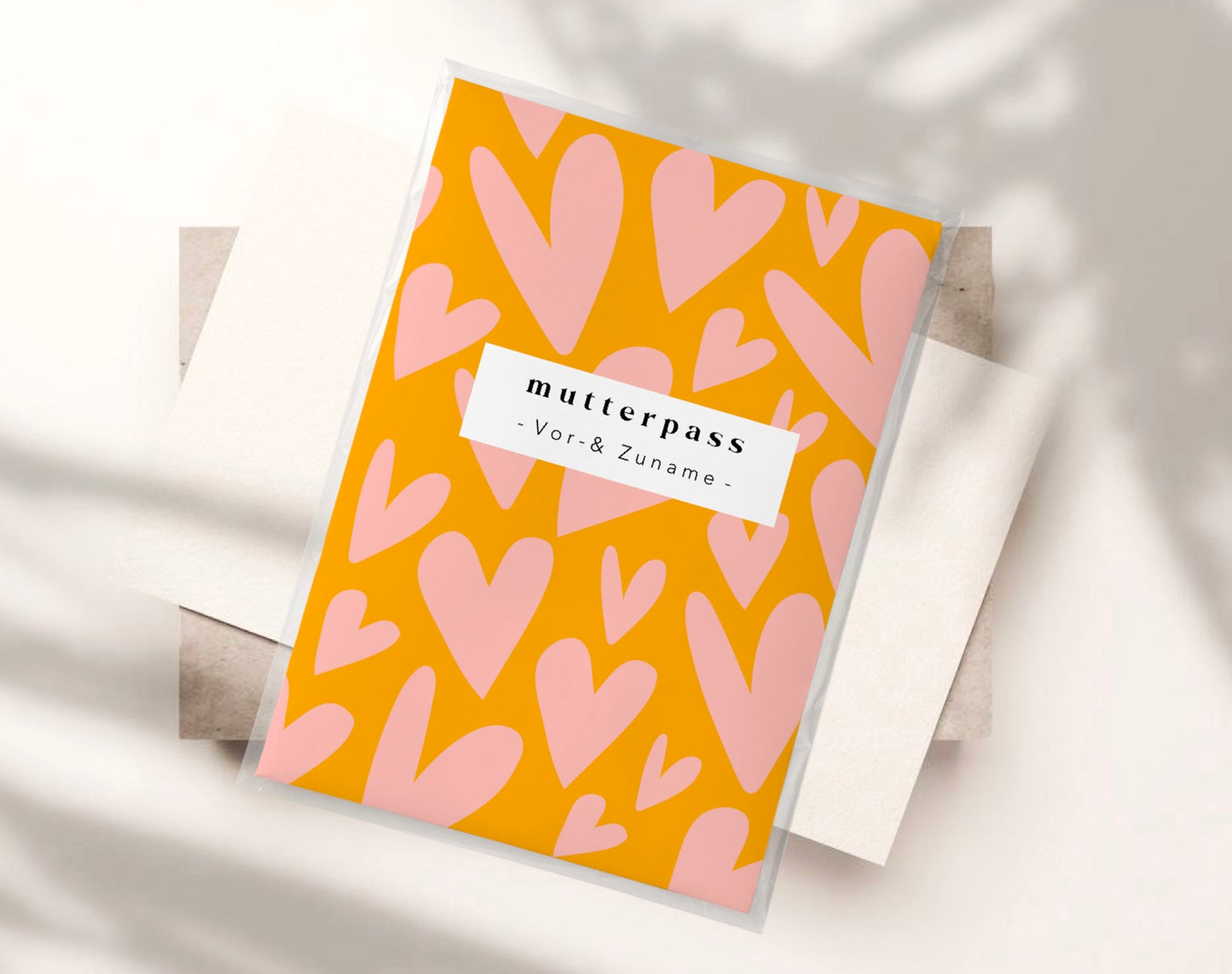 MUTTERPASSHÜLLE - Herzen rosa orange personalisiert