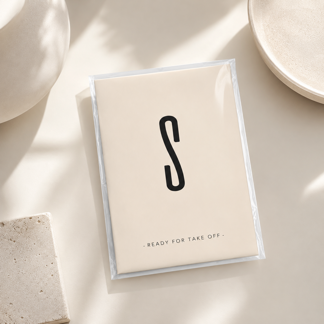 Reisepasshülle - Buchstabe beige personalisiert