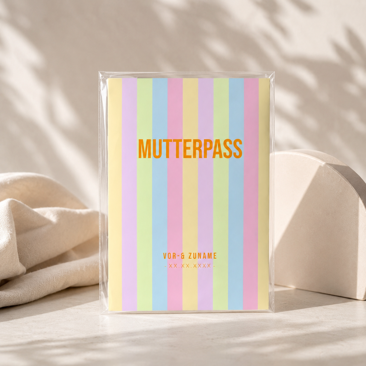 MUTTERPASSHÜLLE - Gestreift bunt personalisiert