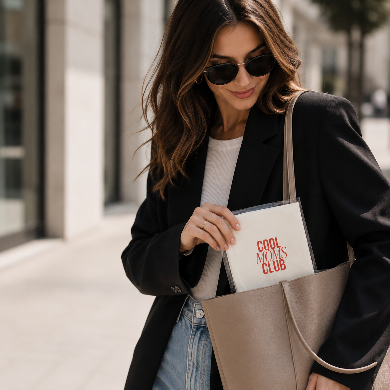 MUTTERPASSHÜLLE - Cool Moms beige personalisiert
