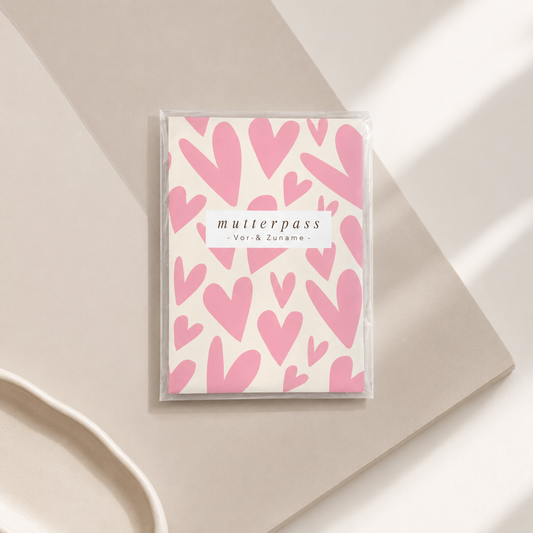 MUTTERPASSHÜLLE - Herzen rosa creme personalisiert