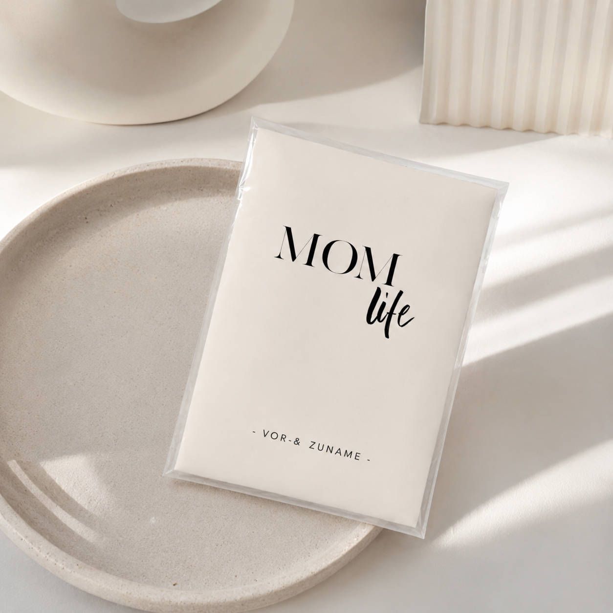 MUTTERPASSHÜLLE - Mom life beige personalisiert
