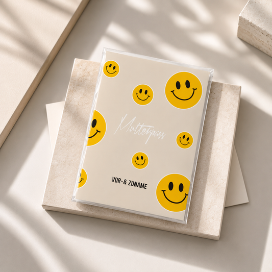 MUTTERPASSHÜLLE - Smileys beige personalisiert