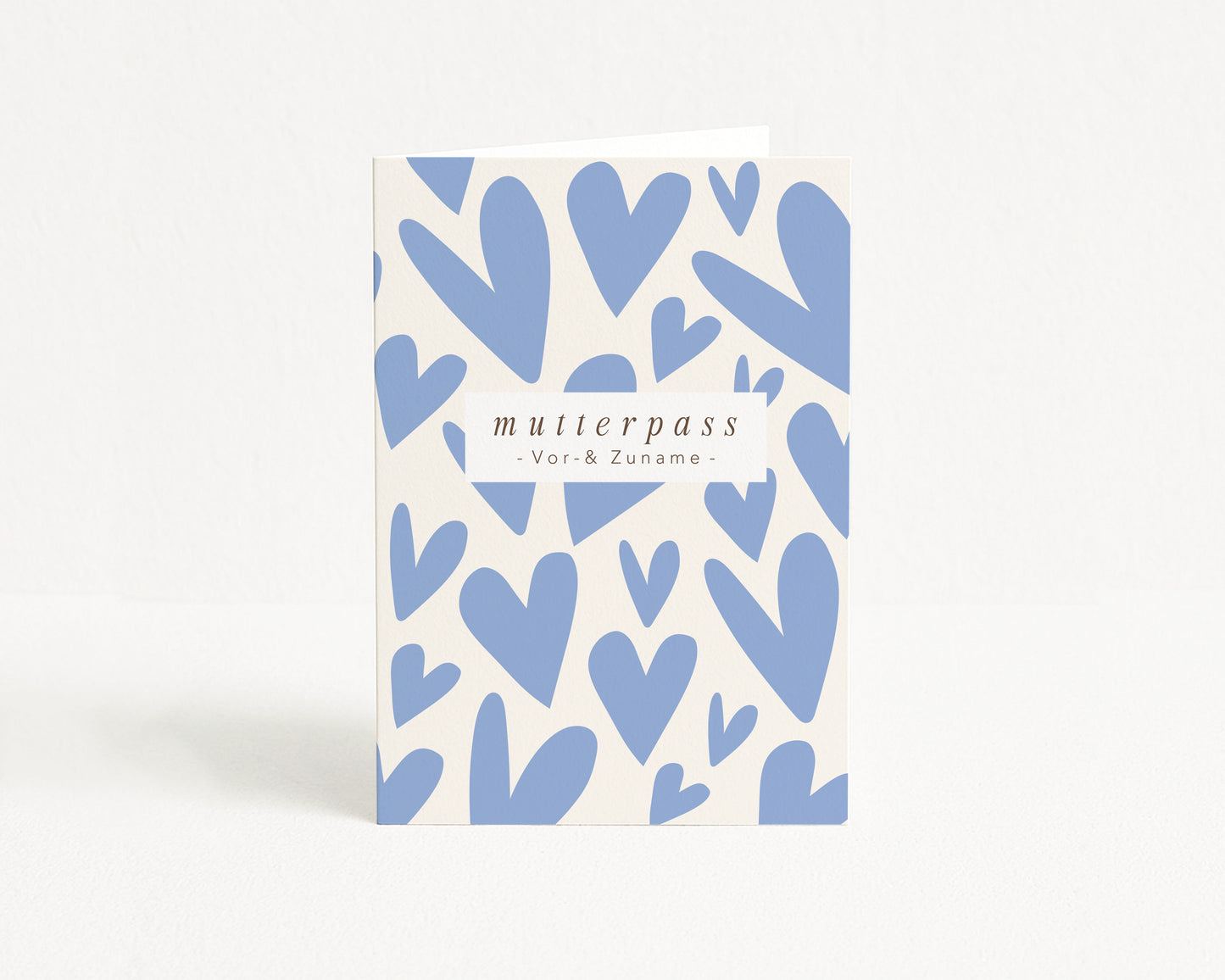 MUTTERPASSHÜLLE - Herzen blau creme personalisiert